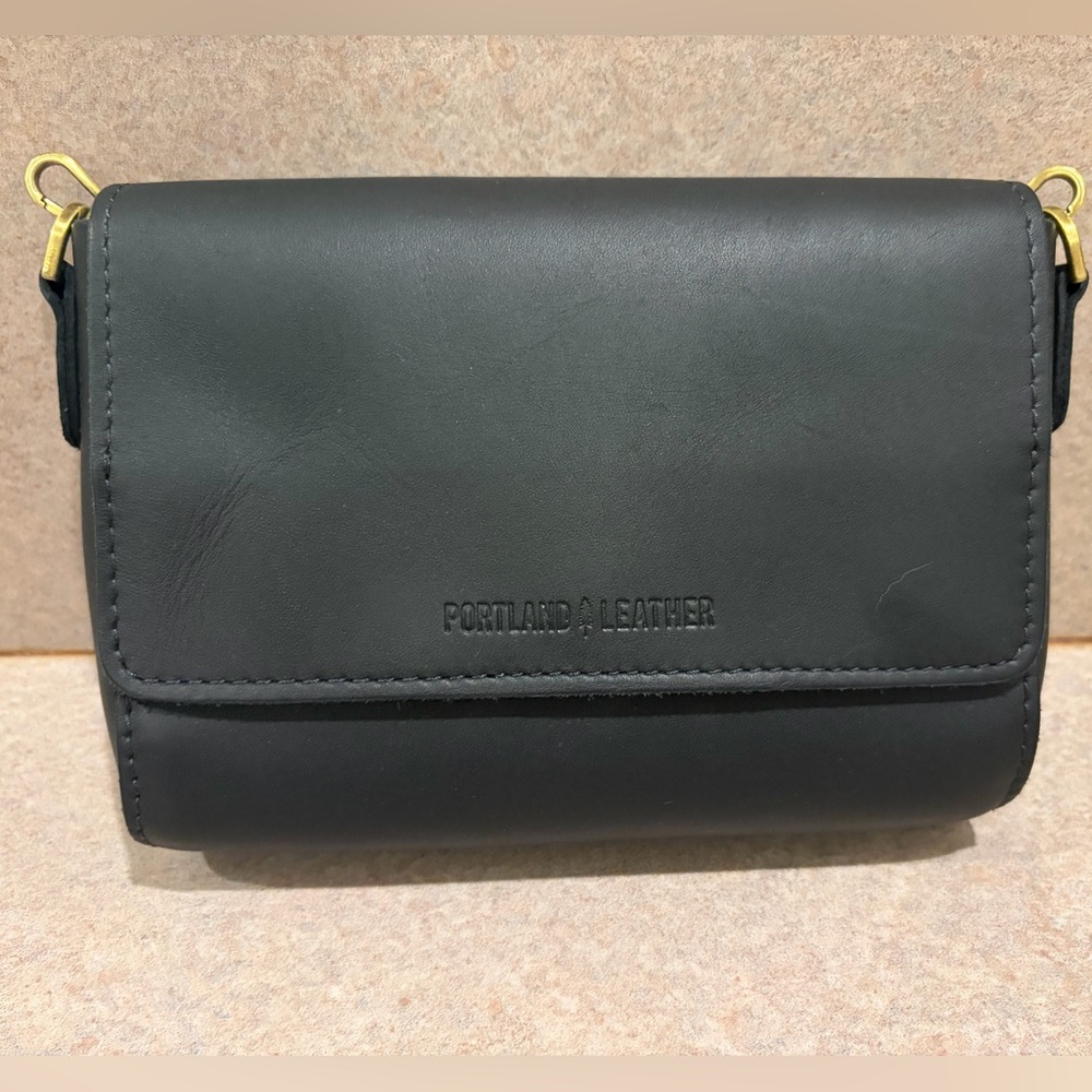 Portland Leather Black Mini Metro